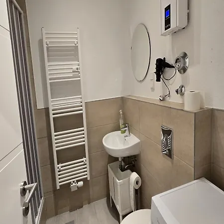 Апартаменты 1-room With Terrace In Крефельд